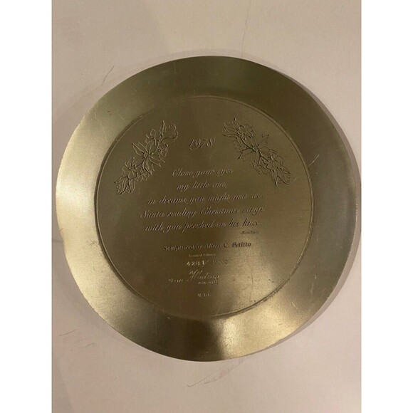 Vintage Collectible Hudson Santa Claus PEWTER Christmas Plate - Picture 6 of 9